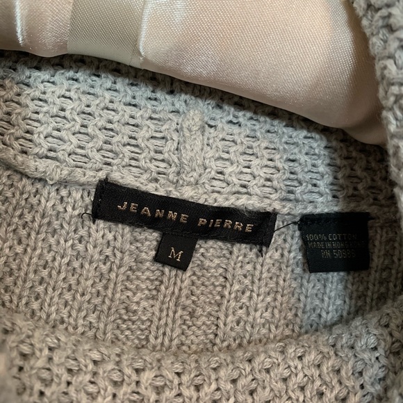 Marshall’s Jeanne Pierre Sweater - Picture 4 of 4
